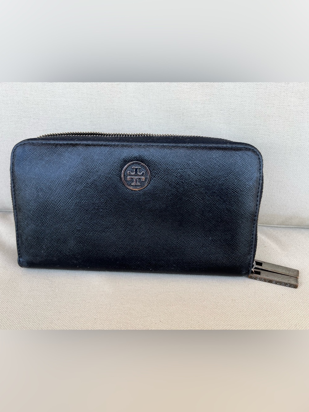 Tory Burch Robinson Doubled Zip Wallet with Bronze Zipper Pulled Retail $550